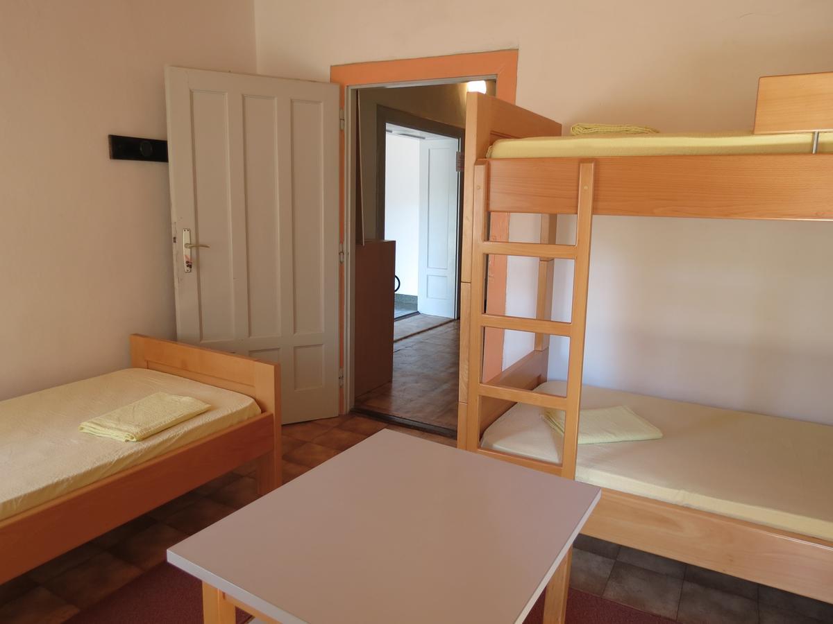 Hi Hostel Veli Losinj Bagian luar foto