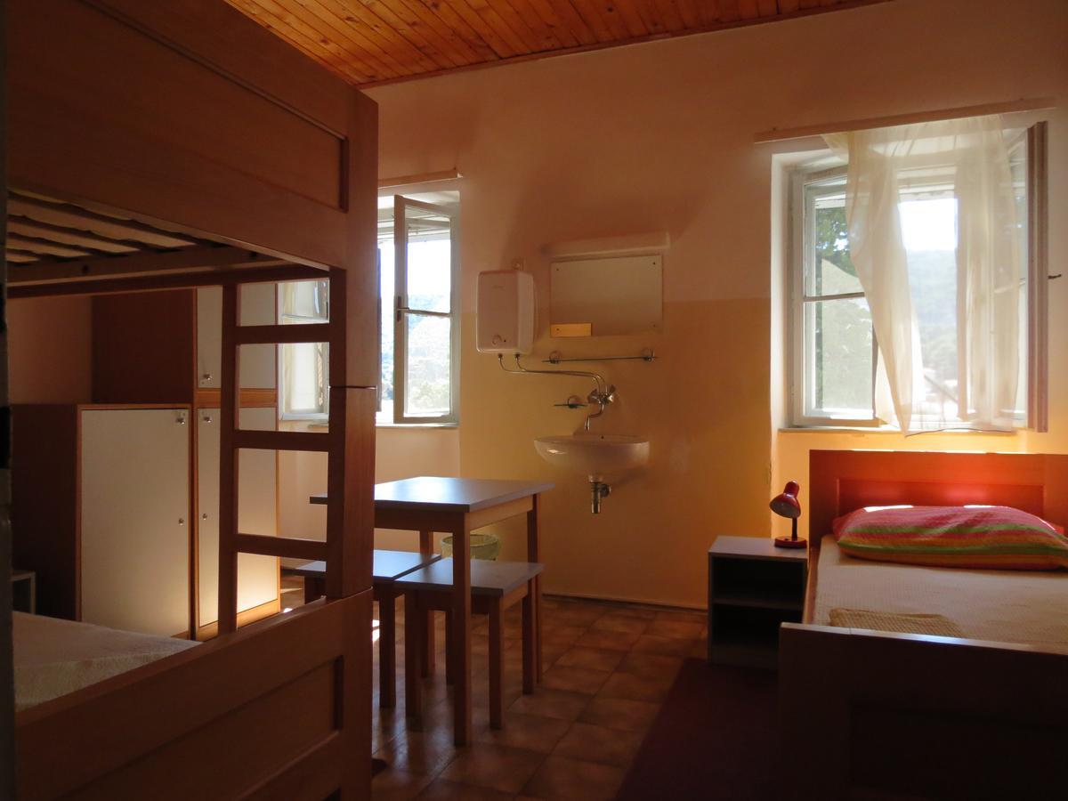 Hi Hostel Veli Losinj Bagian luar foto