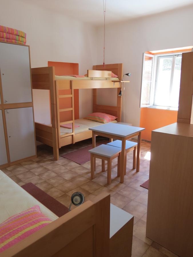 Hi Hostel Veli Losinj Bagian luar foto